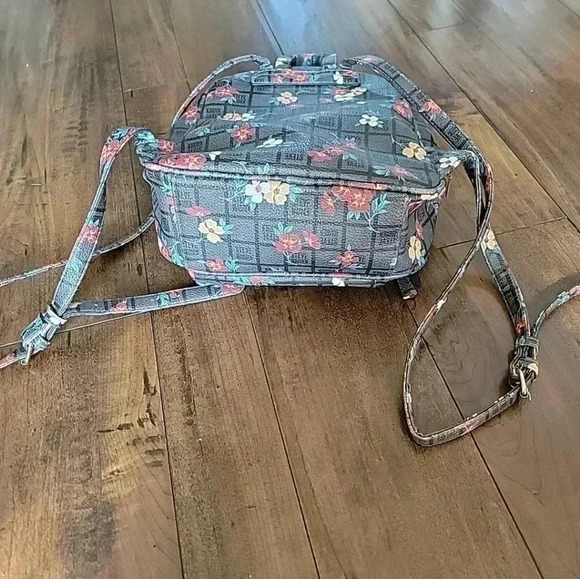 Steve Madden Backpack Purse Grey Floral Boho Adjustable Straps Small - Picture 5 of 5